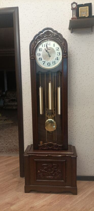 Два варианта часов одни 400долларов вторые механические 800долларов