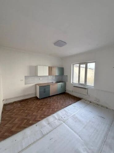 Үйдү ижарага алам: 120 м², 3 бөлмө, Жертөлө, ороо, Забор, тосулган — 1