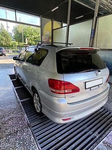 Toyota Ipsum: 2003 г., 2.4 л, Автомат, Бензин, Минивэн — 6