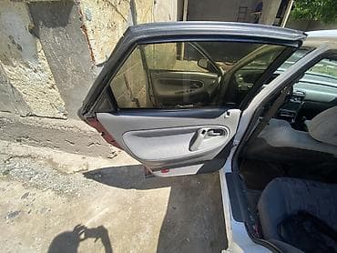 мазда примаси запчасти: Mazda Cronos: 1992 г., 2 л, Механика, Бензин, Лифтбек — 8