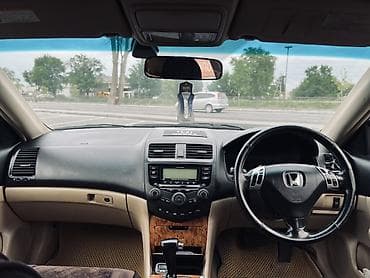 Продажа авто: Honda Accord: 2003 г., Автомат, Бензин, Седан — 5