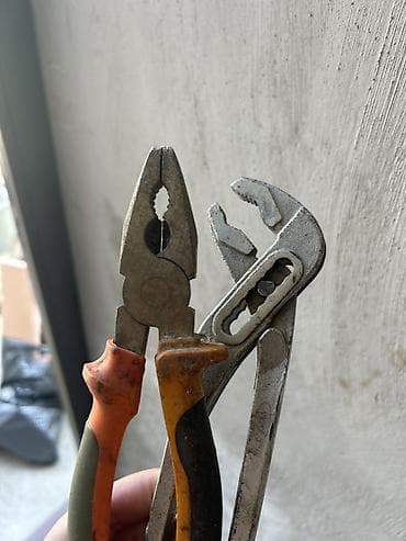 Курулуш жабдуулары: Набор ручного инструмента: пассатижи и газовый ключ (разводные клещи) — 1