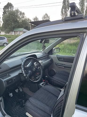 Унаа сатуу: Nissan X-Trail: 2004 г., 2 л, Кол менен иштөөчү, Бензин, Кроссовер — 2