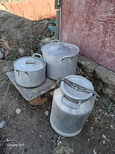 куплю кухонный уголок: Алюминиевая кухонная утварь для хозяйства Комплект: - 2 кастрюли из — 3