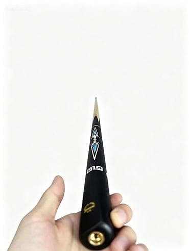 Бильярдный кий в комплекте с кейсом и аксессуарами - Разборный кий at lalafo.kg Бильярдный кий в комплекте с кейсом и аксессуарами - Разборный кий