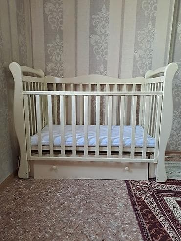 Дом и сад: Манеж-кровать, С комодом, Дерево — 1
