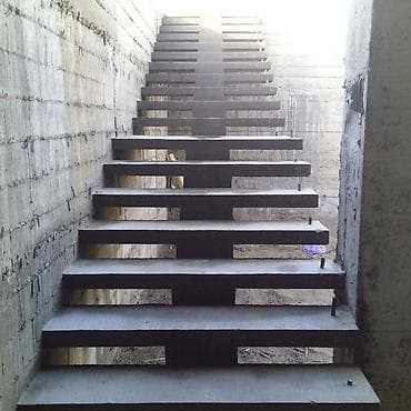 битон: Бетонная лестница Для дома, Форма лестницы: Много-маршевая — 10