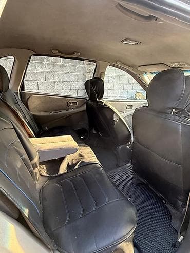 дымится: Nissan Tino: 2002 г., 1.8 л, Автомат, Бензин, Хэтчбэк — 6