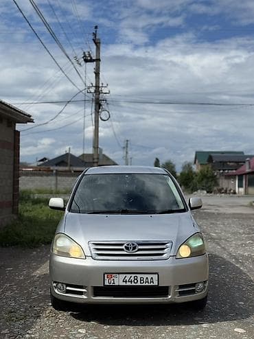 Toyota: Toyota Ipsum: 2002 г., 2.4 л, Автомат, Бензин, Минивэн — 2