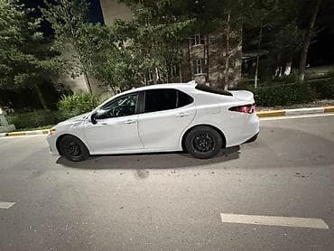 машина нехсия: Toyota Camry: 2022 г., 2.5 л, Автомат, Гибрид, Седан — 4