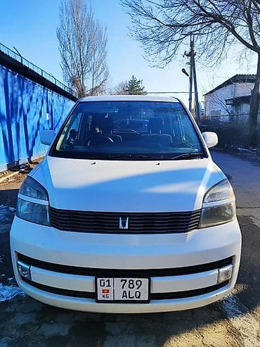 Toyota Voxy: 2003 г., 2 л, Автомат, Бензин, Минивэн