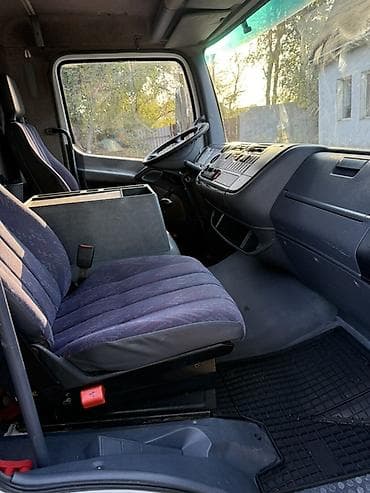 krone sd: Грузовик тентованный Mercedes-Benz Atego 817 - Тип: борт-тент — 4