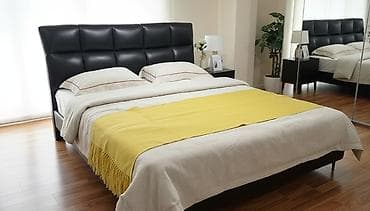 Двуспальная кровать с мягким высоким изголовьем - Размер: стандартная