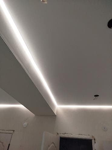 черный металл: Все элементы работают вместе: свет, линии потолка и ниши. За счёт — 7