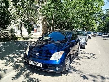 bcd com: Toyota Ist: 2002 г., Автомат, Бензин, Хэтчбэк — 2