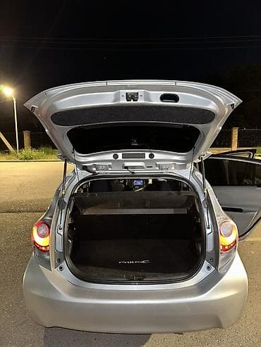 Продажа авто: Toyota Prius C: 2012 г., 1.5 л, Вариатор, Гибрид, Хэтчбэк — 10