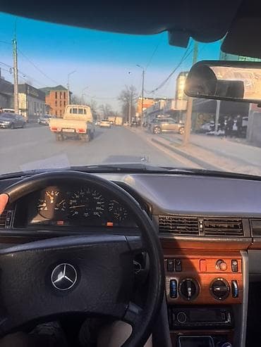 машина сена: Mercedes-Benz E-Class: 1990 г., 2.3 л, Механика, Бензин, Седан — 3