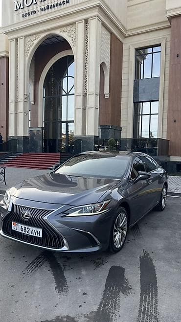 Lexus: Lexus ES: 2018 г., 2.5 л, Автомат, Гибрид — 1