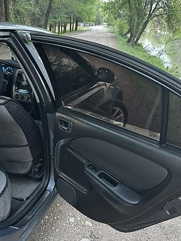 нюрайс машина: Toyota Avensis: 2003 г., 2 л, Механика, Дизель, Седан — 7