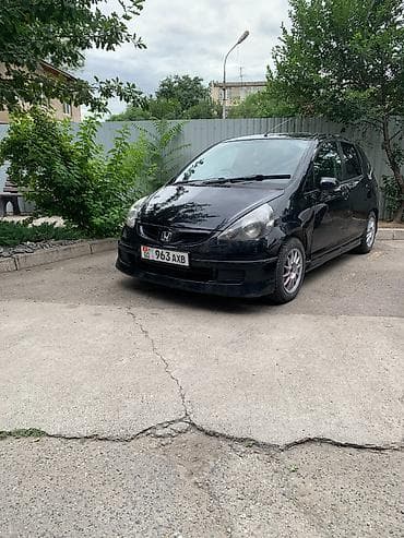 Продажа авто: Honda Fit: 2003 г., 1.3 л, Вариатор, Бензин, Хэтчбэк — 1