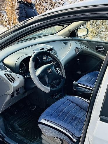 машина за 300000: Nissan Almera Tino: 2001 г., 1.8 л, Механика, Бензин — 10