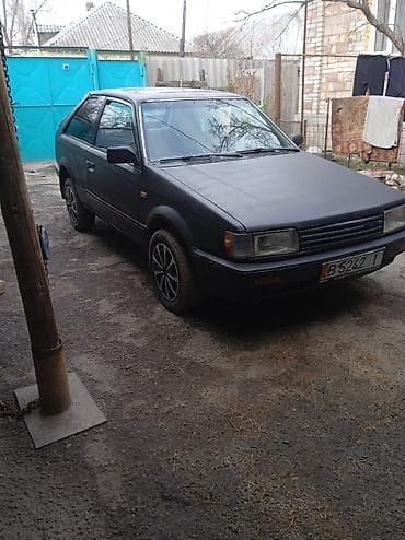 Mazda: Mazda 323: 1985 г., 1.5 л, Механика, Бензин, Хэтчбэк — 4