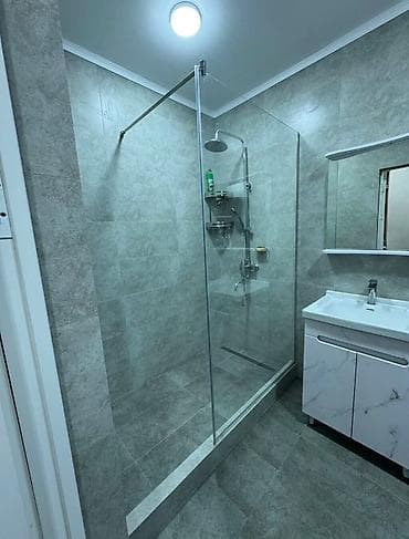 Кыймылсыз мүлк: 📍 Ак-Кеме, ул. Ажыбек Баатыра 3/2 🏢 Элитный ЖК 🛏 2 комнаты | 3/10 этаж — 10