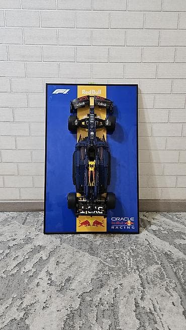 Декор и интерьер: Настенное панно с объёмной моделью болида Формулы‑1 Oracle Red Bull — 3
