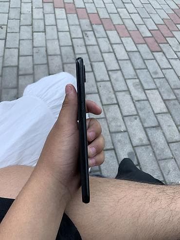 poco f5: Смартфон с экраном ~ (каплевидный вырез под фронтальную камеру) — 3