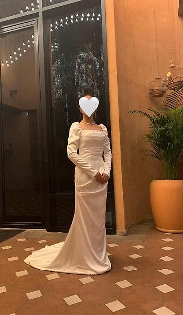 Свадебное платье, S, Со шлейфом, Атлас, Русалка, Китай, Новый at lalafo.kg Свадебное платье, S, Со шлейфом, Атлас, Русалка, Китай, Новый