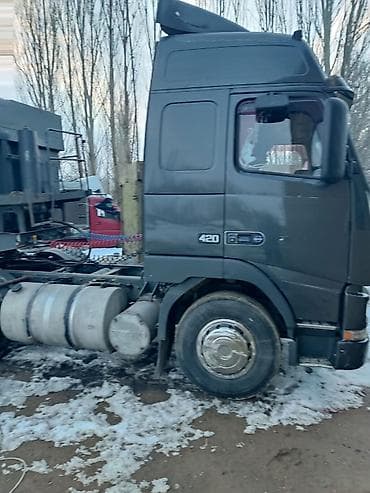 mitsubishi space: Тягач, Volvo, Самосвал — 4