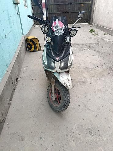 toyota raw4: Скутер бензиновый Bennali 180см³ (точный объем не указан) мотор жаны — 1