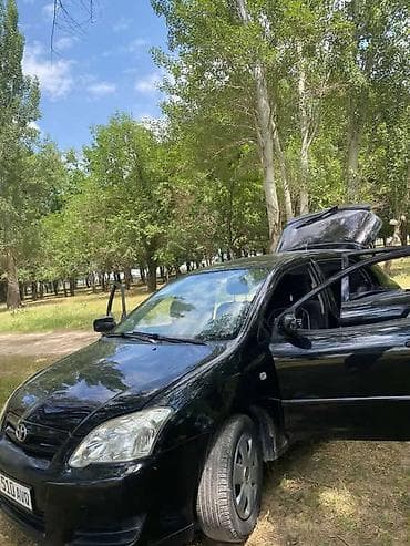 решетка авенсис: Toyota Corolla: 2004 г., 1.8 л, Механика, Бензин, Хэтчбэк — 4