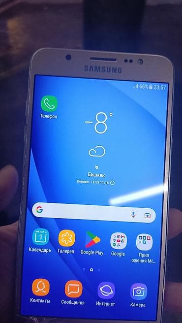 телефон сам: Samsung Galaxy S25+, Б/у, 16 ГБ, цвет - Серебристый, 2 SIM — 2
