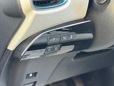 Toyota Prius: 2021 г., 1.8 л, Вариатор, Гибрид, Лифтбек — 10
