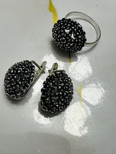 Кольца: Комплект украшений: кольцо и серьги с черными вставками - Материал — 4