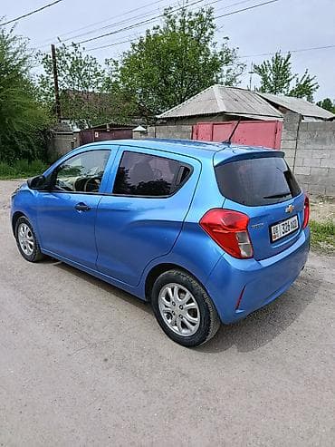 шевроле трекер: Chevrolet Spark: 2017 г., 1 л, Автомат, Бензин, Хэтчбэк — 3