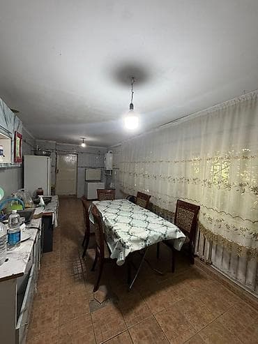 большой сад: Просторный частный дом с большим внутренним залом и двором. 4 комнаты — 4
