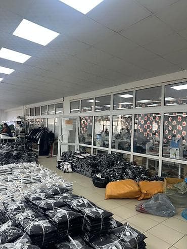 Недвижимость: 1 этаж Первая линия Площадь: 630 м² Арендная ставка: 5 $/м² Сдаётся — 8