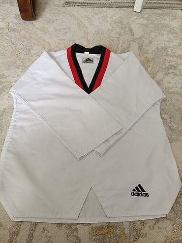 Спорт и отдых: Костюм для тхэквондо Adidas (добок) с белым поясом. Состав комплекта — 6