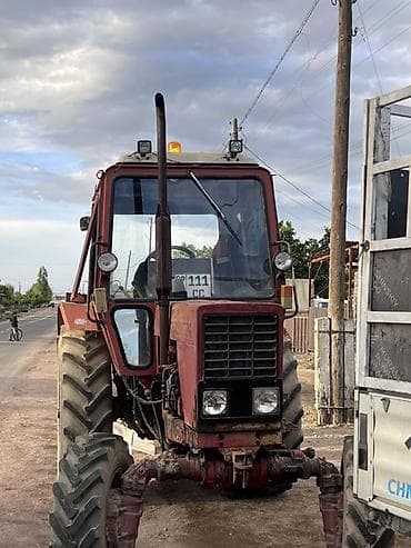 мотор скутер: Трактор колесный с кабиной Описание: - Полный привод 4х4, передний — 1