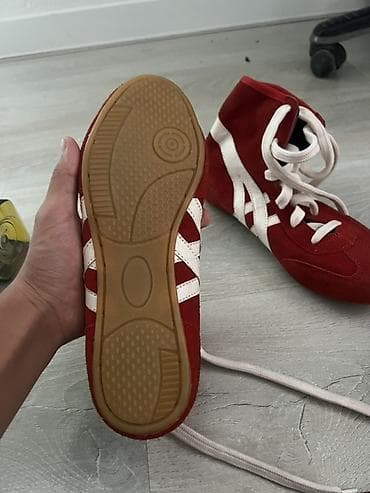часы в бишкеке: Оригинальные борцовки ASICS 🇯🇵 Продаю оригинальные борцовки ASICS в — 4