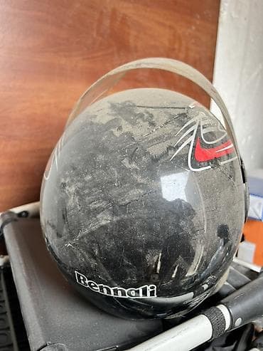 Спорт и отдых: 2 шлема 1000 сом Шлем для мото/скутера Bennali - Тип: интеграл с — 2