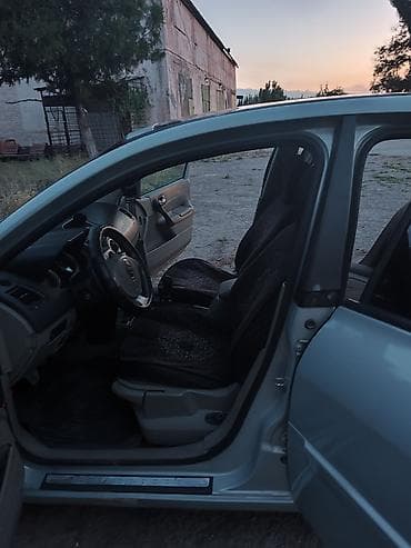 lexus harier: Renault Megane: 2003 г., 1.4 л, Механика, Бензин, Хэтчбэк — 10