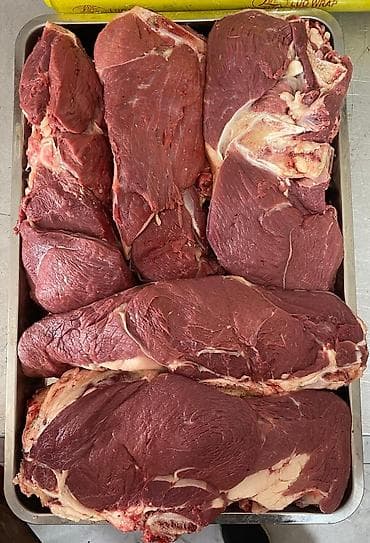 Эт-Мясо — свежие мясные продукты и полуфабрикаты. Ассортимент: - — 8