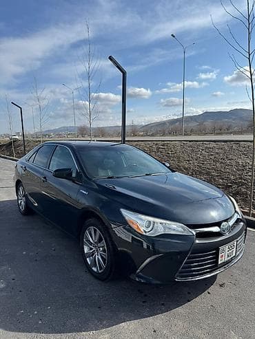 Toyota Camry: 2017 г., 2.5 л, Типтроник, Гибрид, Седан