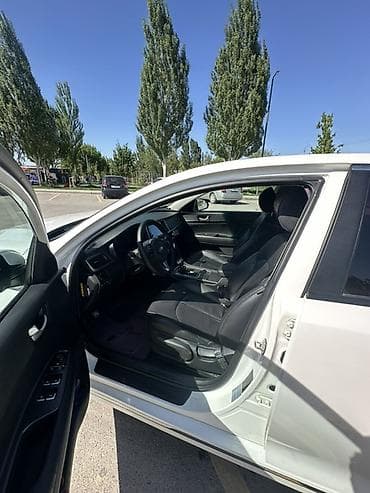 sorento 2017: Kia K5: 2017 г., 2 л, Автомат, Газ, Седан — 6