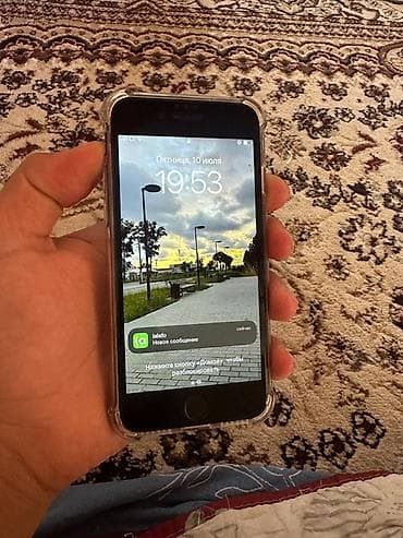 iphone 17 купить в бишкеке: IPhone 8, Б/у, 64 ГБ, Черный, Чехол, 100 % — 3