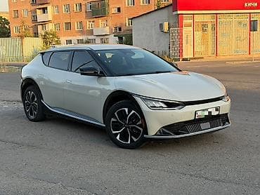 машина 300 мин: Kia EV6: 2022 г., 5 л, Автомат, Электромобиль, Кроссовер — 4