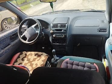 каток сатылат: Toyota Picnic: 1999 г., 2 л, Кол менен иштөөчү, Бензин, Вэн/Минивэн — 6